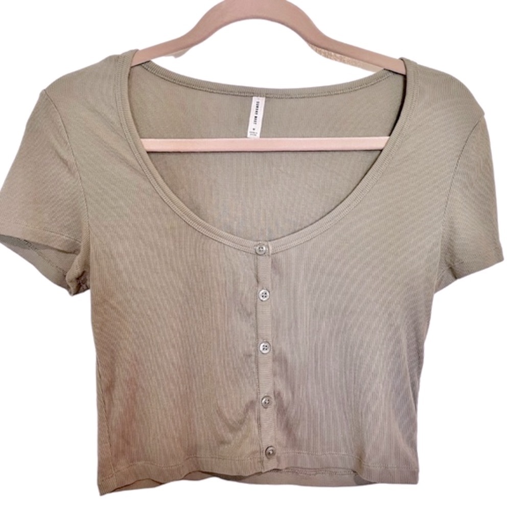 Sunday Best Cropped Baby Ribbed Shortsleeve Button Tee